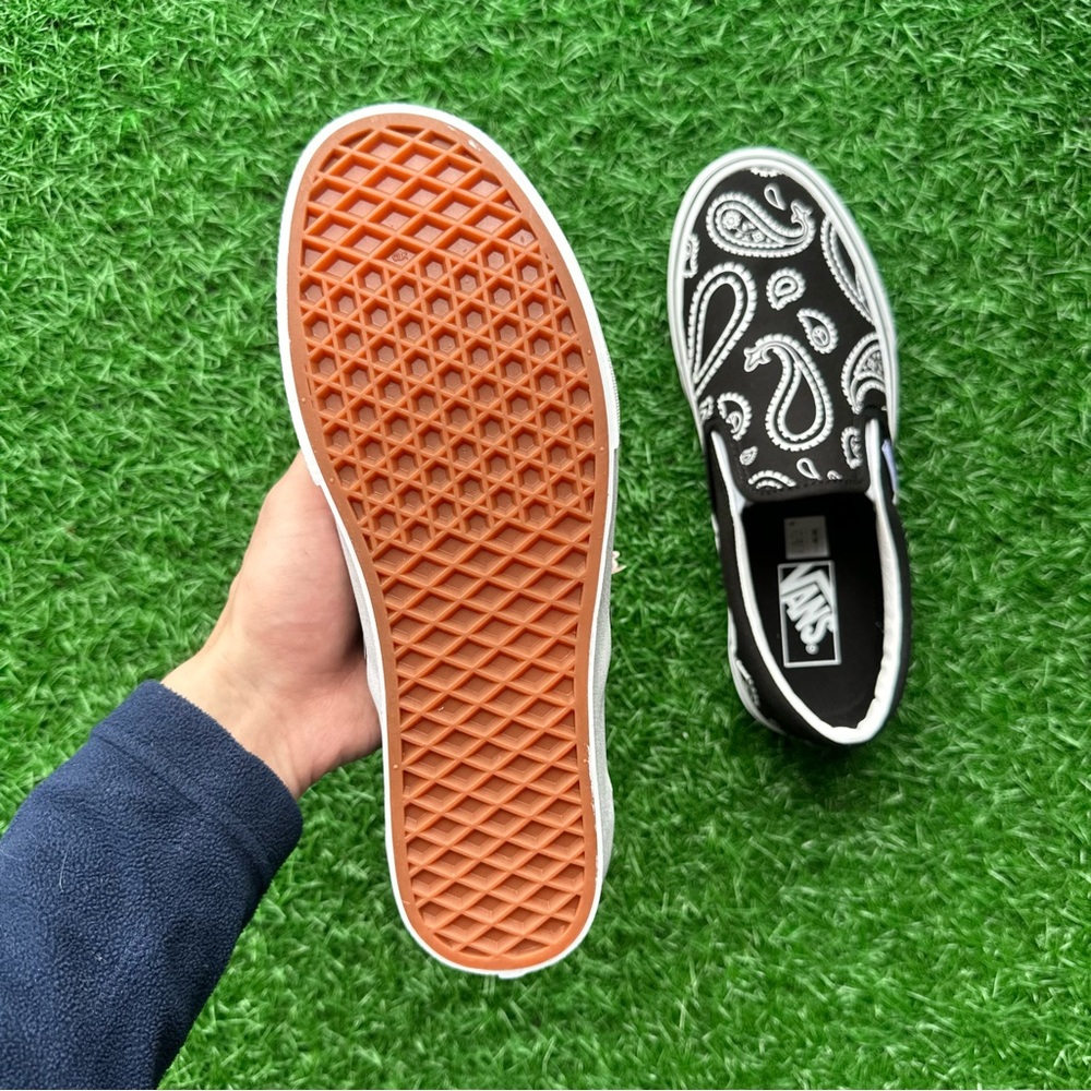 Vans Classic Slip On Peace Paisley Black White - Picture 10 of 10